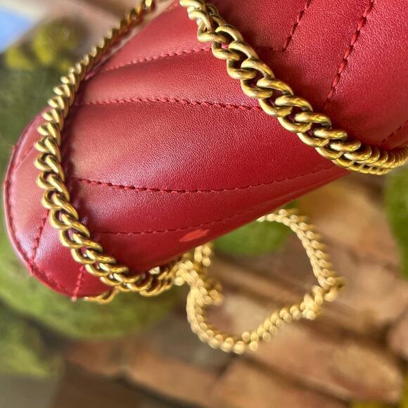 GUCCI GG Marmont Super Mini Red Chevron Leather Crossbody Bag - Picture 13 of 15